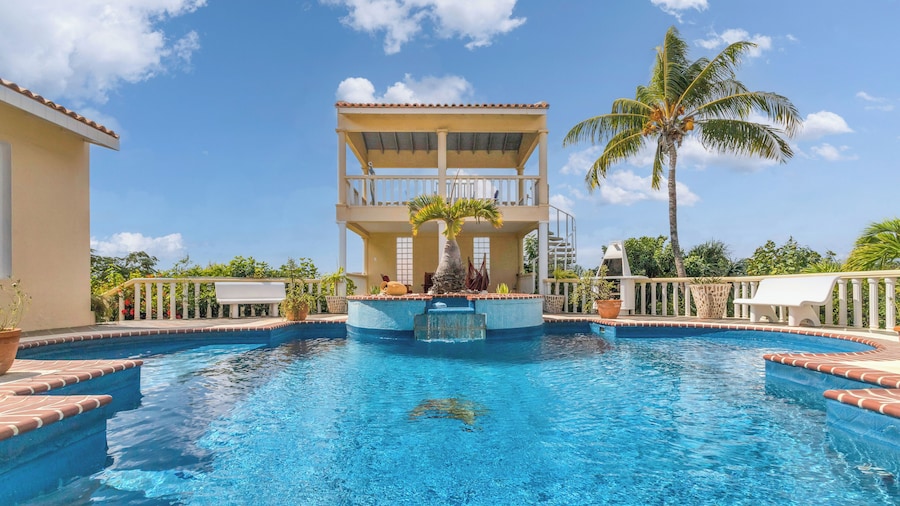 La Pura Vista Resort