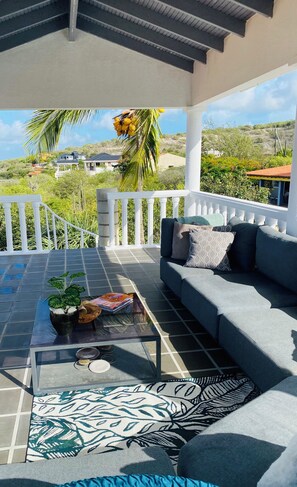 Luxury Villa | Terrace/patio