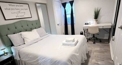 Luxurious, spacious, private access suite in MD, near DC, and VA's attractions.