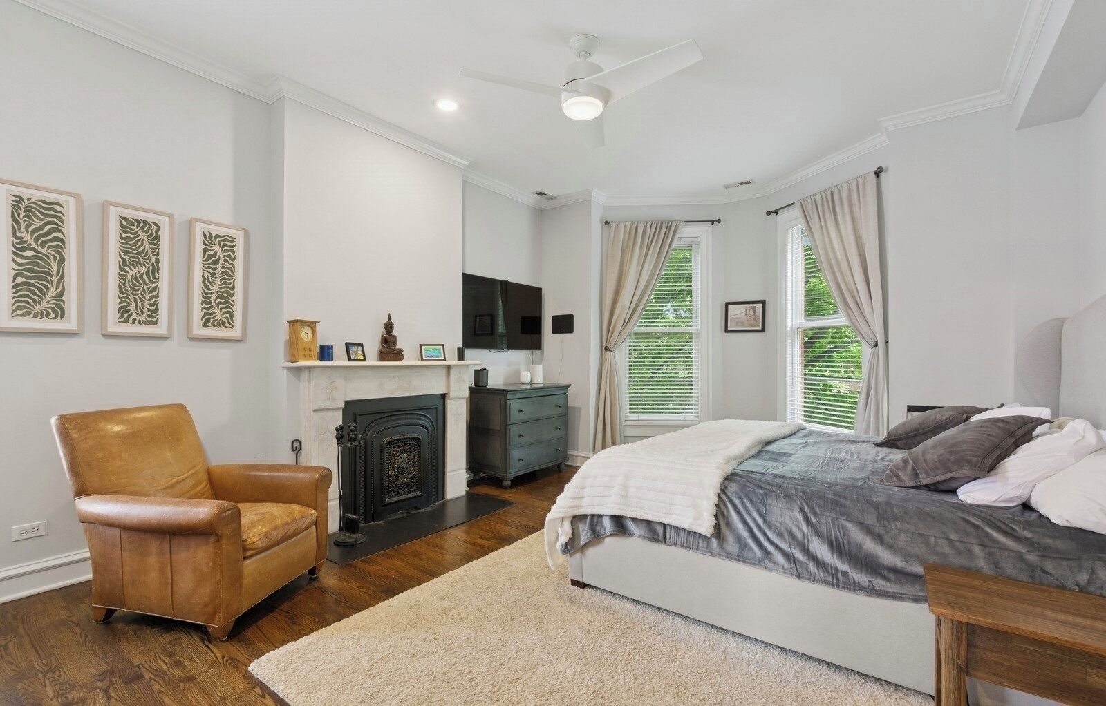 3 bedrooms, desk, iron/ironing board, free WiFi