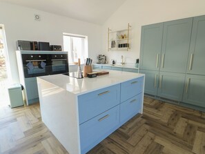 Dishwasher, cookware/dishes/utensils - Golygfa Gele (Abergele)