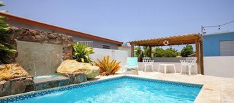 R&V Combate Beach House, 2nd Floor with Pool