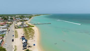 Beach nearby, sun-loungers, beach towels