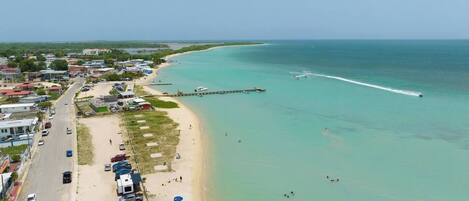 Beach nearby, sun loungers, beach towels