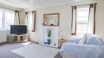 3 ๊ฐ์ ์นจ์ค, ๊ฐ๊ฐ ๋ค๋ฅธ ์คํ์ผ์ ์ธํ
๋ฆฌ์ด, ๊ฐ๊ฐ ๋ค๋ฅด๊ฒ ๊ฐ๊ตฌ ๋น์น, ๋ฌด๋ฃ WiFi