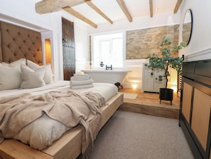 4 quartos, individualmente decorados, individualmente mobiliados