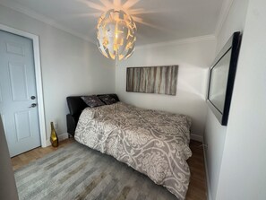 1 chambre, fer et planche à repasser, Wi-Fi, literie fournie