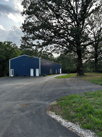 Twin Oaks Retreat and Pickleball. Indoor and Outdoor coming soon!