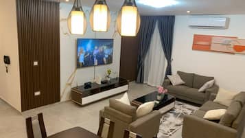 Apartamento família | Ferros/tábuas de passar roupa, Wi-Fi de cortesia