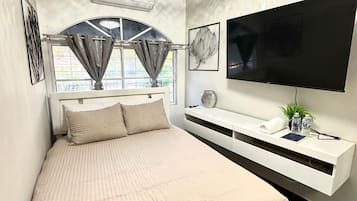 3 slaapkamers, een strijkplank/strijkijzer, wifi, beddengoed