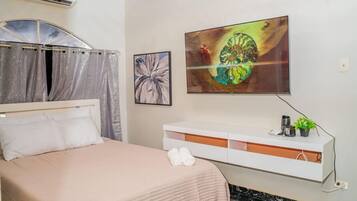 3 bedrooms, desk, iron/ironing board, WiFi