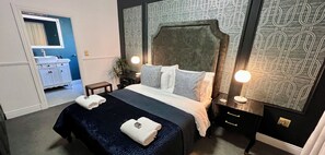 1 chambre, fer et planche Ă repasser, Wi-Fi, draps fournis