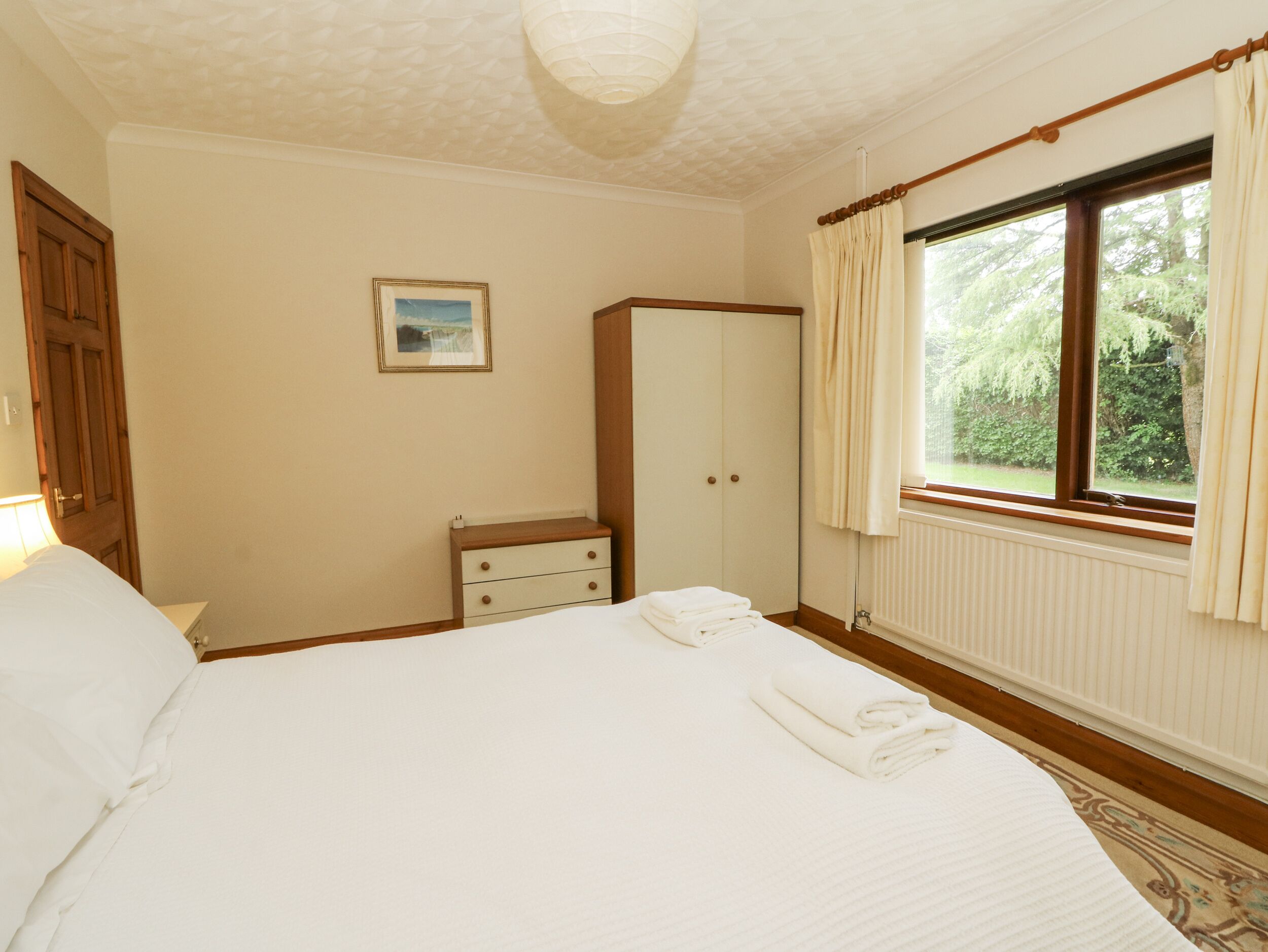 3 bedrooms, individually decorated, individually furnished, free WiFi