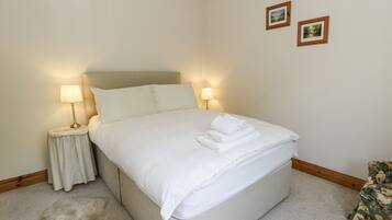 3 Schlafzimmer, individuell dekoriert, individuell eingerichtet