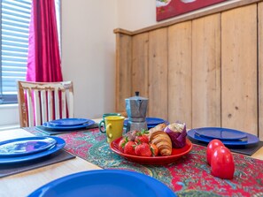 Dining - Pass the Keys | Cosy Spacious Garden House (Bridgnorth)