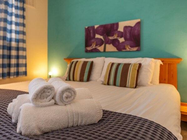 3 bedrooms, free WiFi, bed sheets