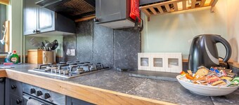 Pass the Keys | Cosy Spacious Garden House