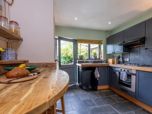 Fridge, microwave, oven, cookware/dishes/utensils