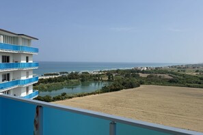 Property grounds - P073 – Porto Recanati, Panoramic Three-Room Apartment with Sea View (Porto Recanati)