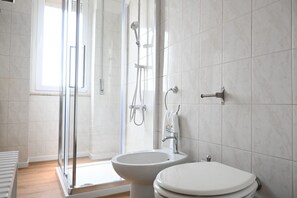 Een douche, een bidet