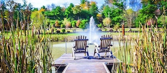 Artistic Escape: Nature, Silence & Soul, 6-acre hideaway, Privately Yours