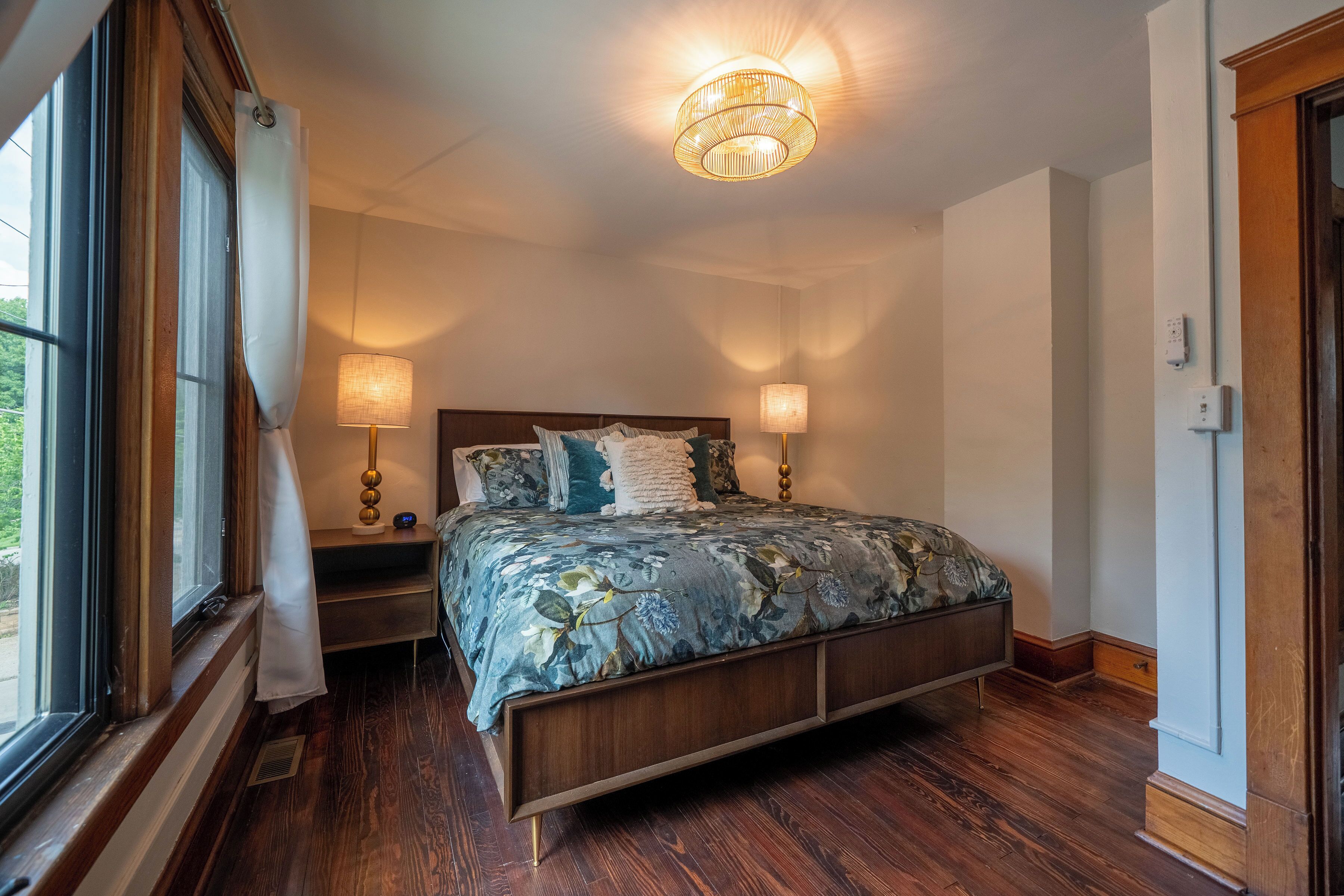 3 chambres, fer et planche à repasser, Wi-Fi, draps fournis