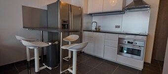 COME ON! Superb new apartment in the heart of the resort, fully equipped.