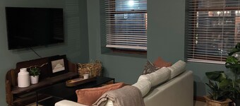 Historic Downtown Apt, Algoma Suites #4 - Sleeps 2