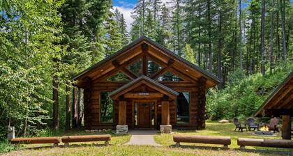 New listing! Cozy cabin 15 minutes from Glacier