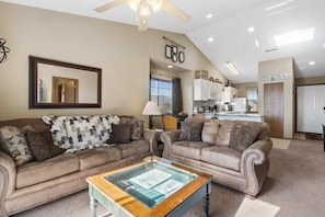 Condo, Multiple Beds, Balcony, Mountain View (Lake Livin') | Living area