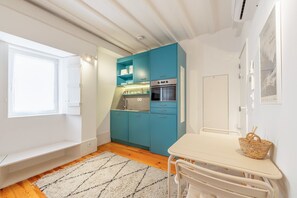 Refrigerador, microondas, horno y lavavajillas 