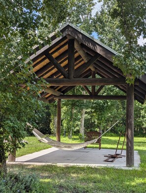 Property grounds - Rustic Pines Ranch Cozy Camper (Chuluota)