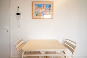 Dining - GuestReady - Esperança do Cardal 3E (Lisbon)