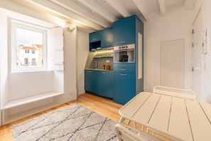 Fridge, microwave, oven, dishwasher - GuestReady - Esperança do Cardal 3E (Lisbon)