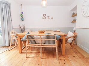 Cottage | Dining