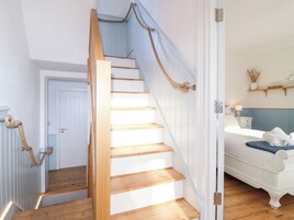 Cottage | 4 bedrooms, individually decorated, individually furnished, free WiFi