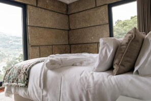 4 chambres, fer et planche à repasser, Wi-Fi gratuit, draps fournis