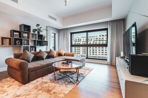 In-room safe, blackout curtains, iron/ironing board, free WiFi - New Fairmont Residences by Propigo (Dubai)
