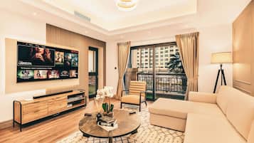 Signature Apartment, 1 Bedroom, City View, Beachside | Living room