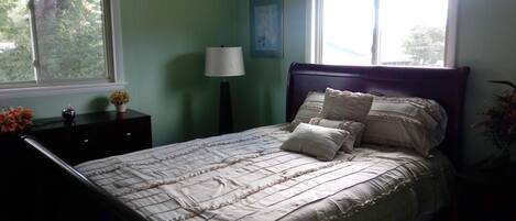 3 makuuhuonetta, silitysrauta/-lauta, Wi-Fi, vuodevaatteet