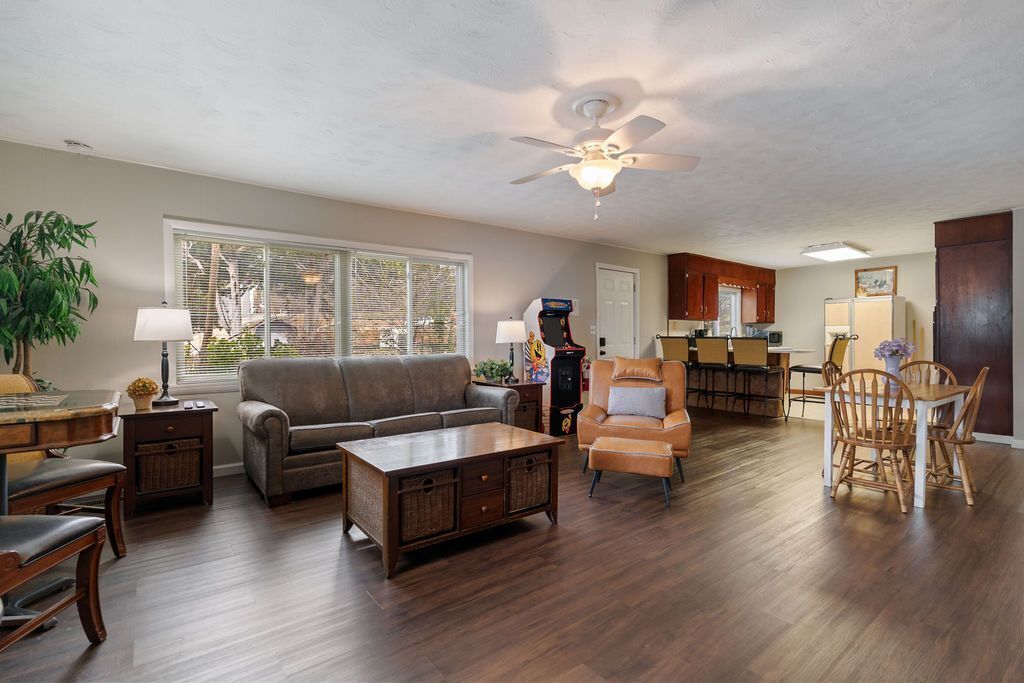 Télévision, cheminée