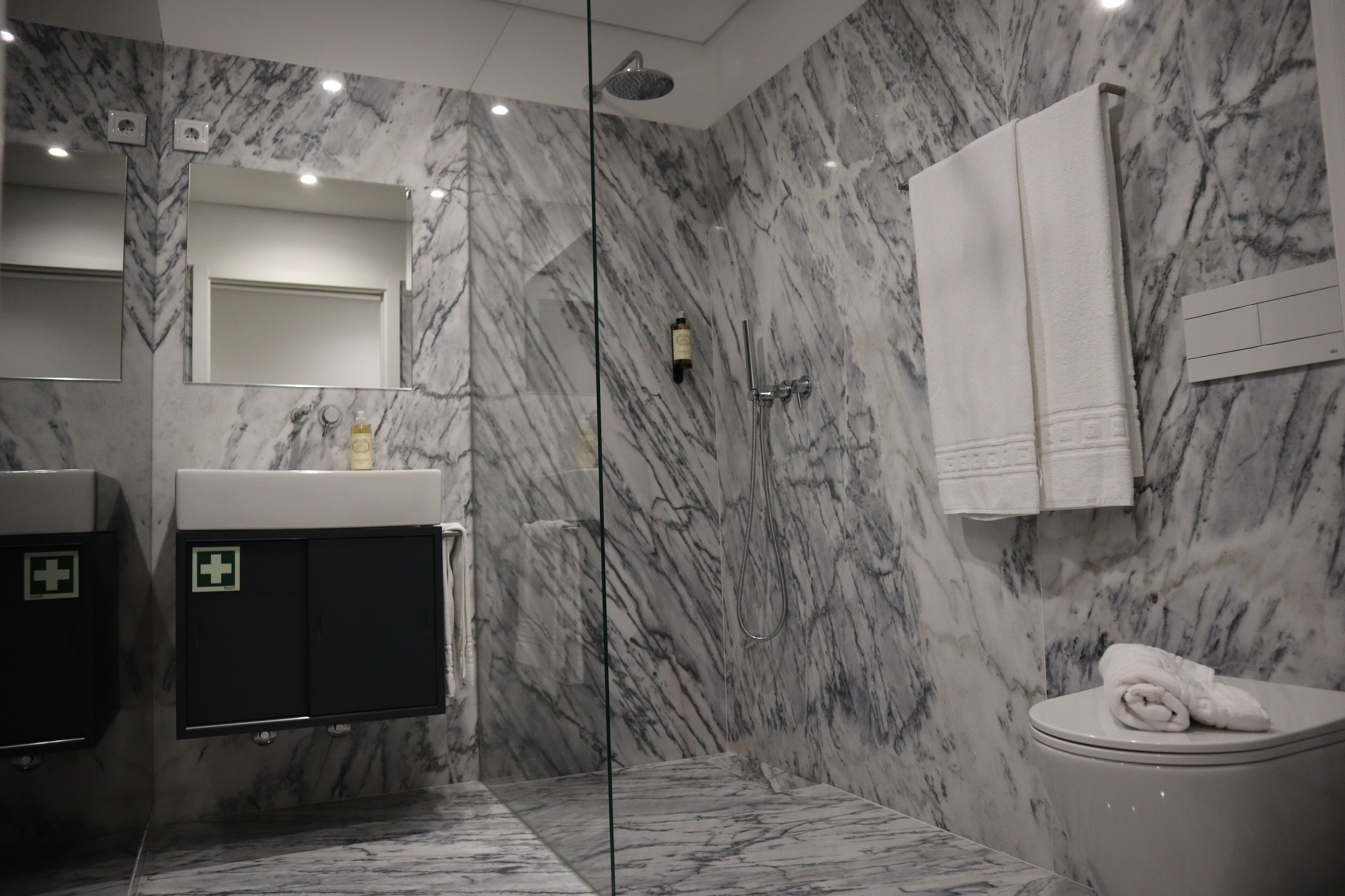 Comfort Apartment, 2 Bedrooms, City View | Bathroom