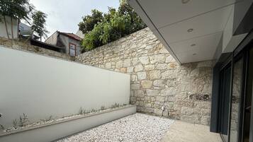 Comfort Apartment, 1 Bedroom, Patio, City View | Terrace/patio