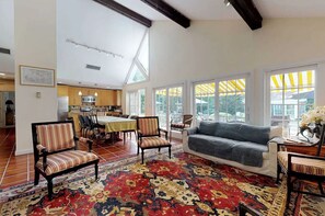 TV, fireplace - Large 3 bedroom with a gorgeous pool (Remsenburg-Speonk)