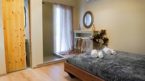 1 chambre, fer et planche à repasser, Wi-Fi, draps fournis
