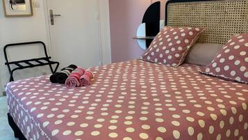 1 habitación, wifi y ropa de cama
