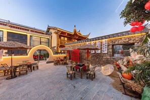 Courtyard - Zhangjiajie Valley Love Holiday Hotel (Zhangjiajie)