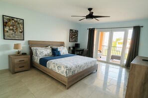 3 室のベッドルーム、デスク、アイロン / アイロン台、WiFi (無料)