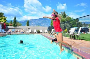 Sæsonbestemt udendørs pool