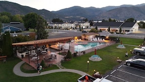 BBQ/picnic Area - Mountain View Lodge and Resort (Manson)